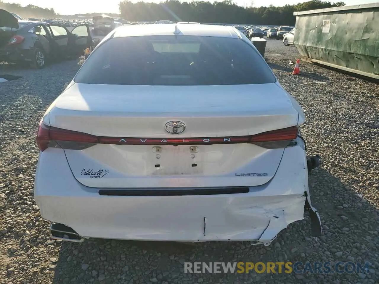 6 Photograph of a damaged car 4T1CZ1FB8LU044368 TOYOTA AVALON 2020