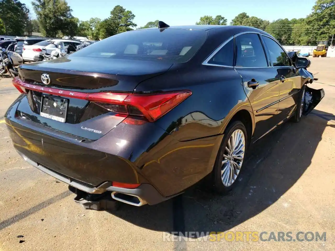 4 Photograph of a damaged car 4T1CZ1FB8LU046492 TOYOTA AVALON 2020