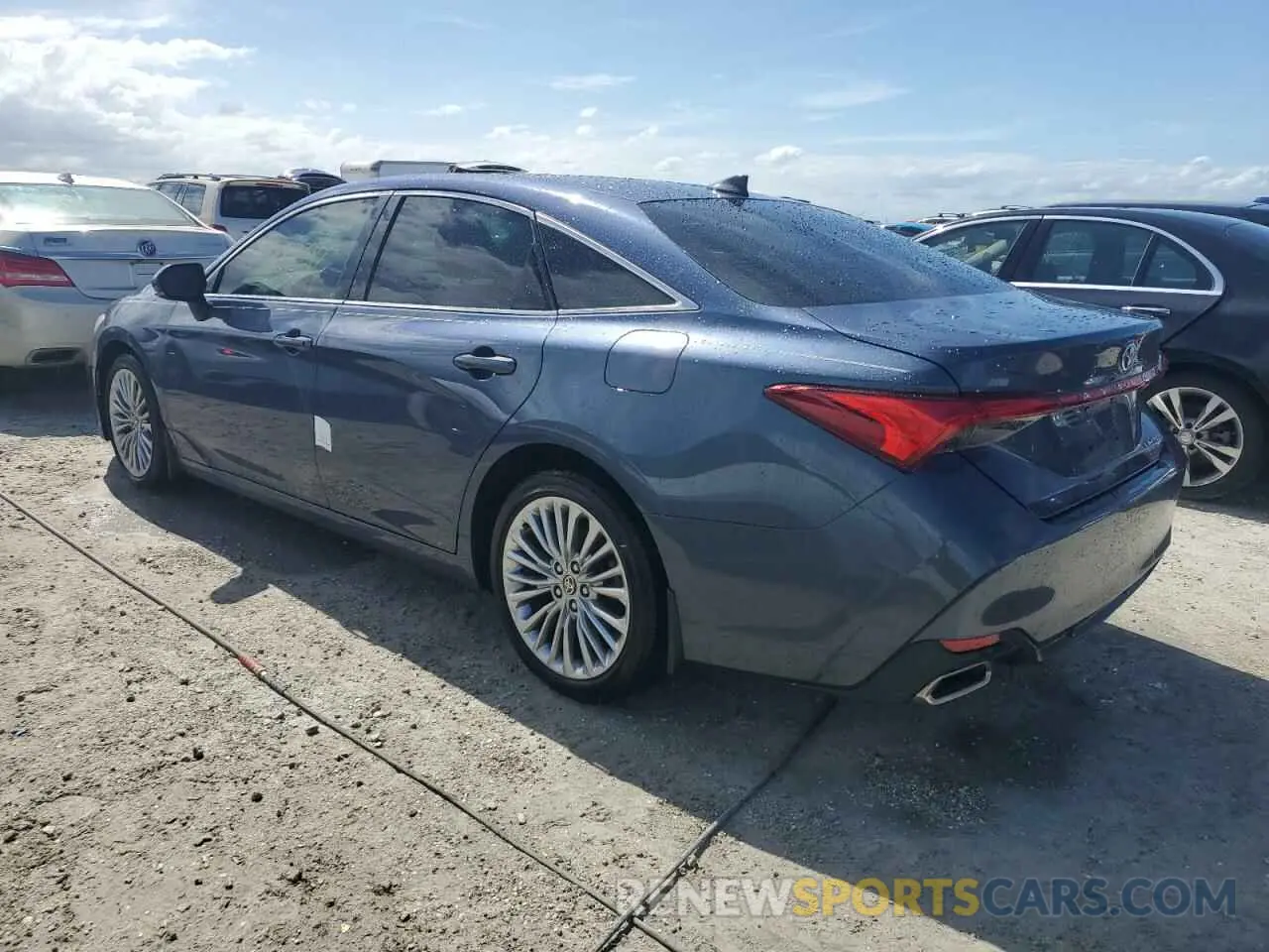 2 Photograph of a damaged car 4T1CZ1FB8LU052437 TOYOTA AVALON 2020