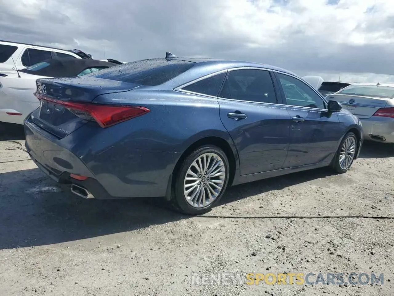 3 Photograph of a damaged car 4T1CZ1FB8LU052437 TOYOTA AVALON 2020