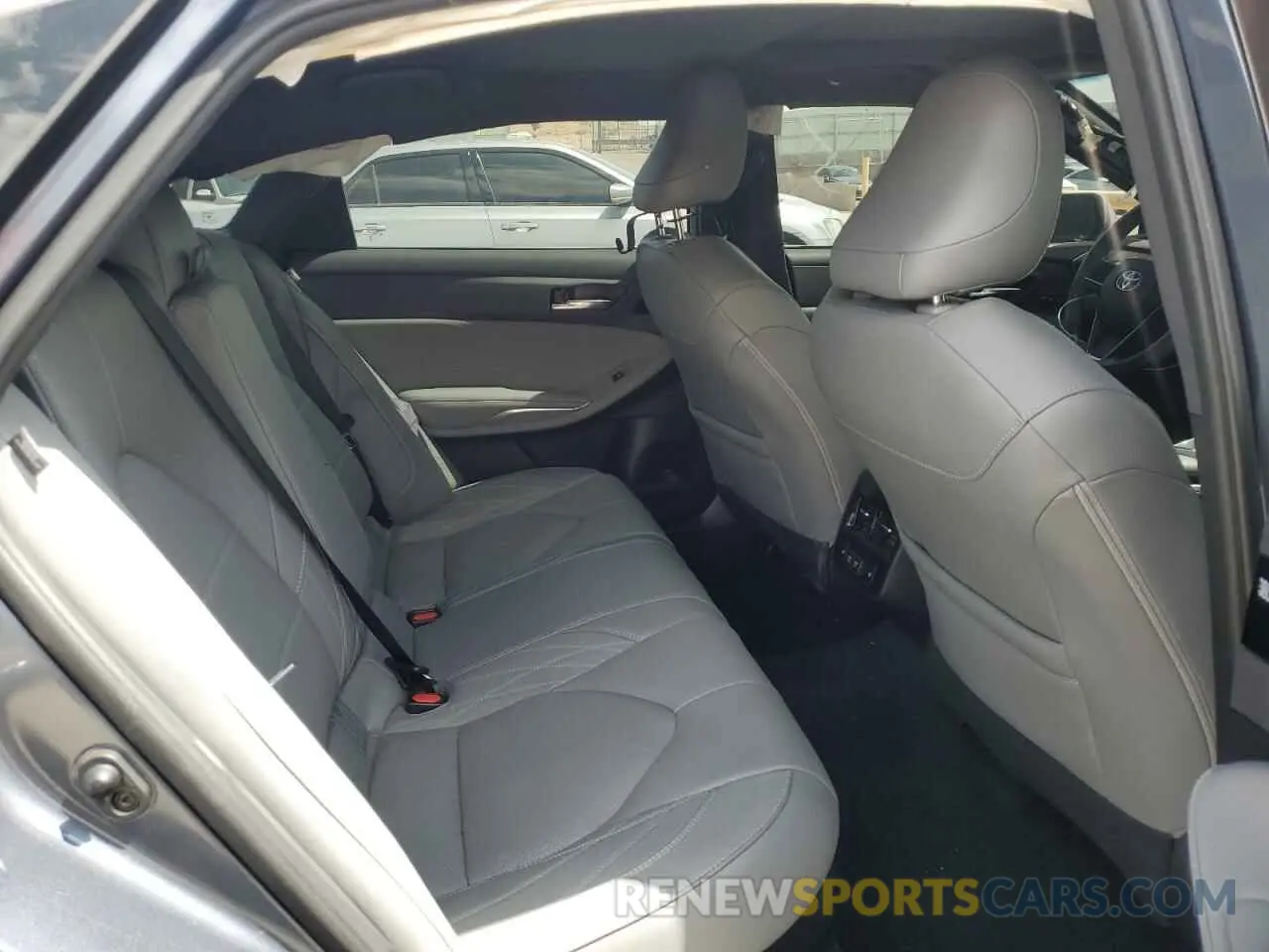 10 Photograph of a damaged car 4T1D21FB0LU014970 TOYOTA AVALON 2020