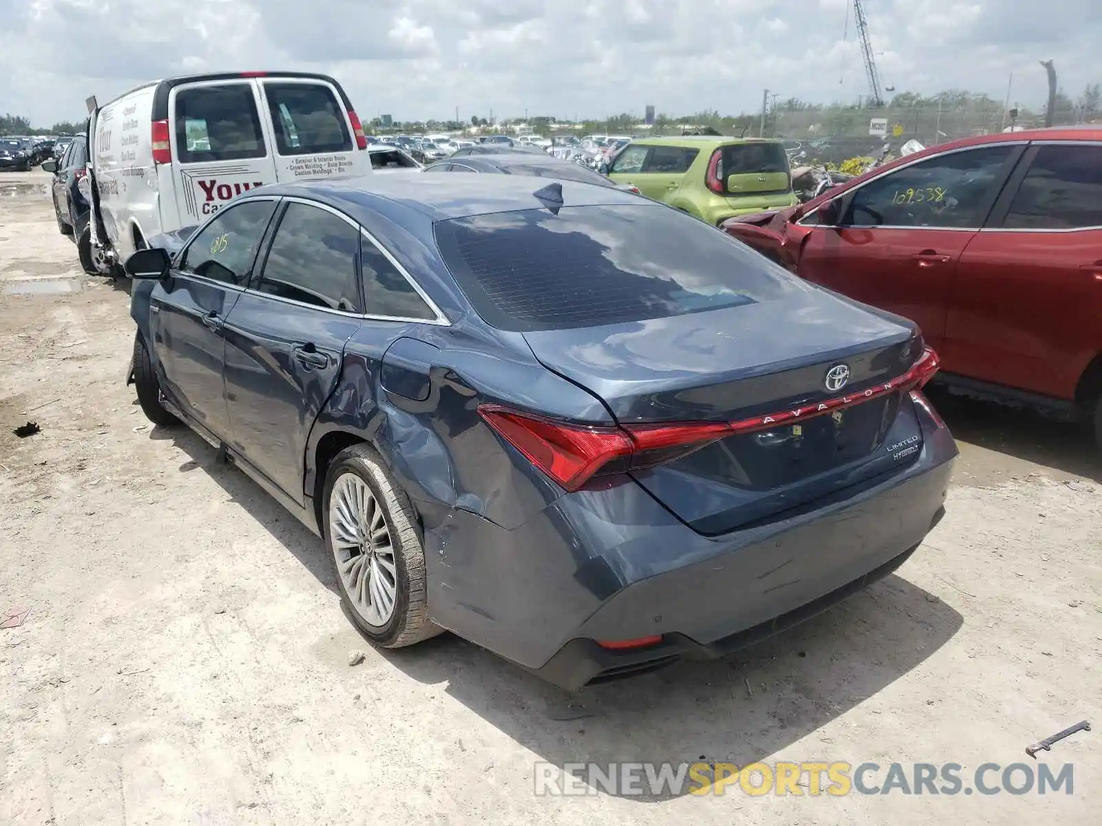 3 Photograph of a damaged car 4T1D21FB0LU018064 TOYOTA AVALON 2020