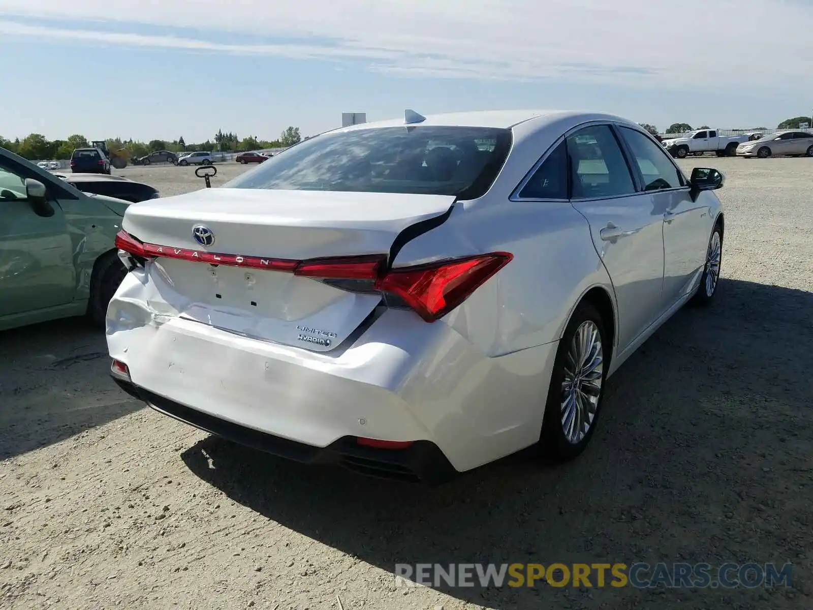 4 Photograph of a damaged car 4T1D21FB1LU012421 TOYOTA AVALON 2020