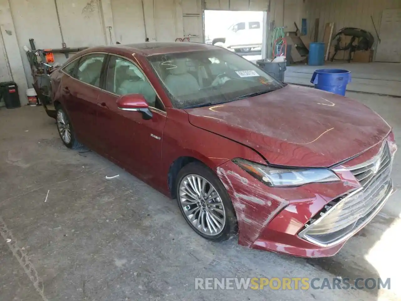 1 Photograph of a damaged car 4T1D21FB2LU018261 TOYOTA AVALON 2020