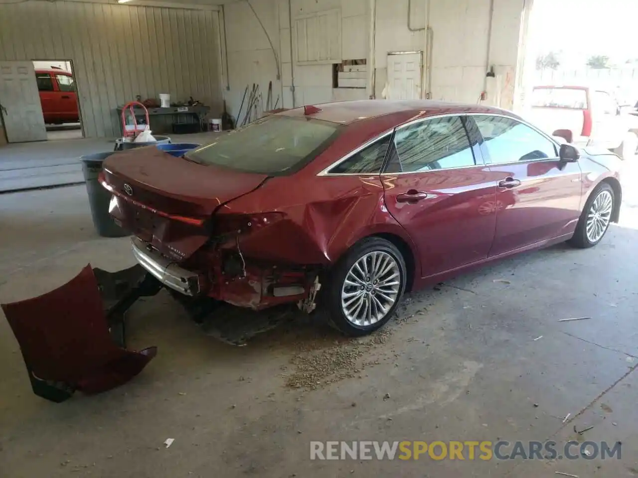 4 Photograph of a damaged car 4T1D21FB2LU018261 TOYOTA AVALON 2020