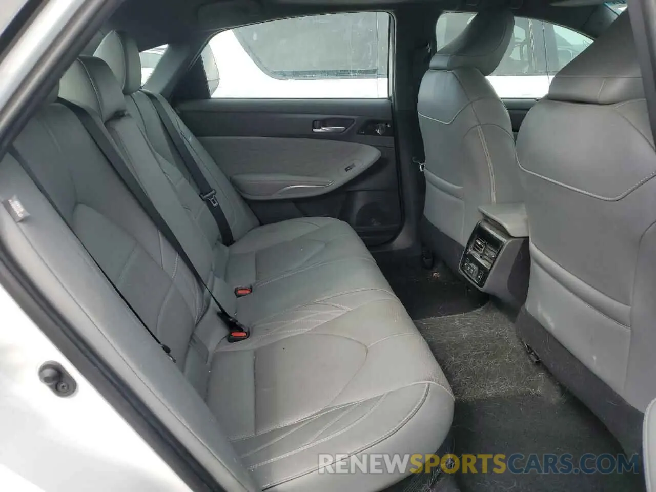 10 Photograph of a damaged car 4T1D21FB4LU014566 TOYOTA AVALON 2020