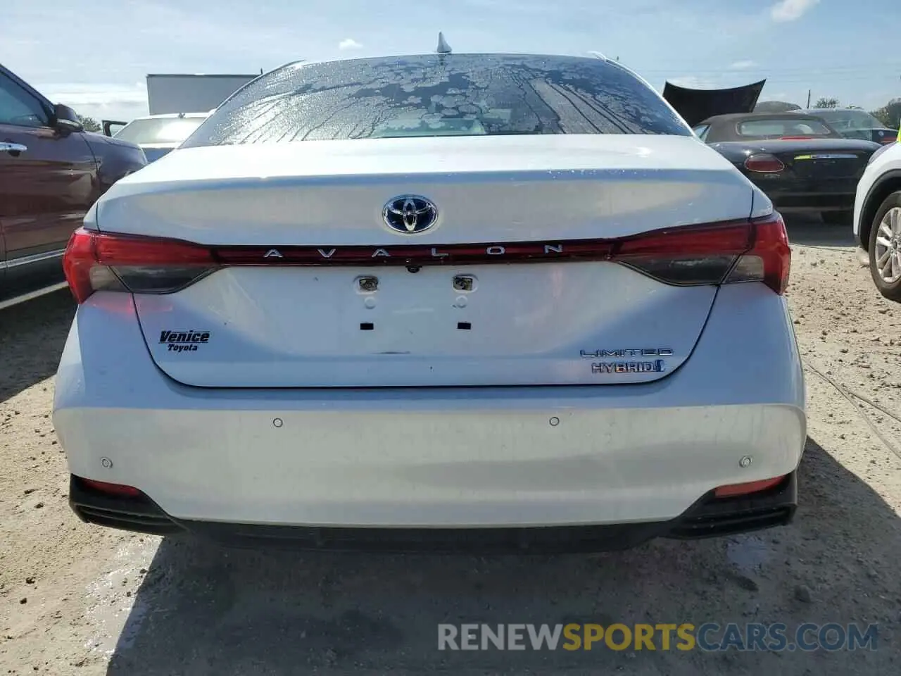 6 Photograph of a damaged car 4T1D21FB4LU017483 TOYOTA AVALON 2020