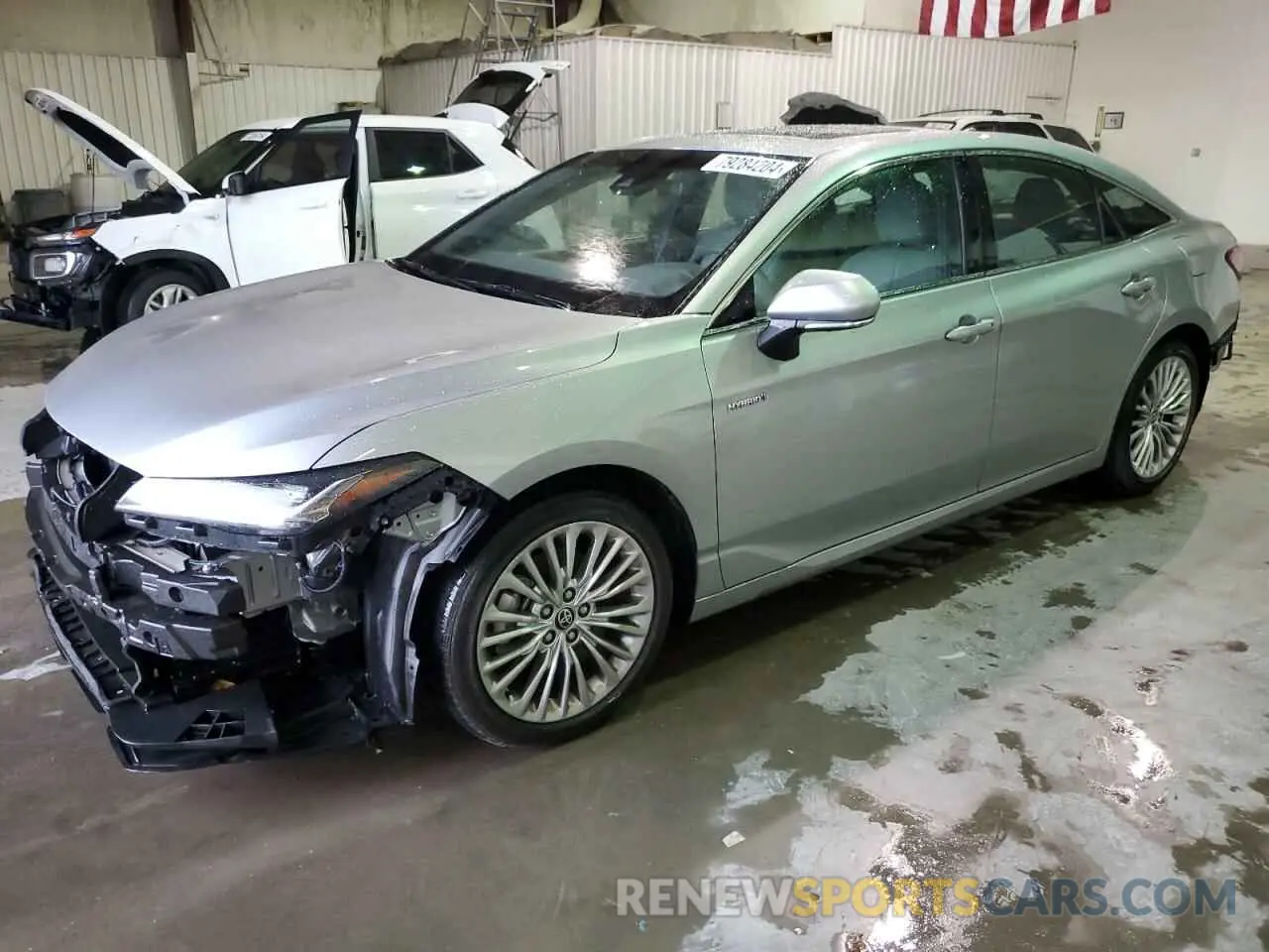 1 Photograph of a damaged car 4T1D21FB4LU017631 TOYOTA AVALON 2020