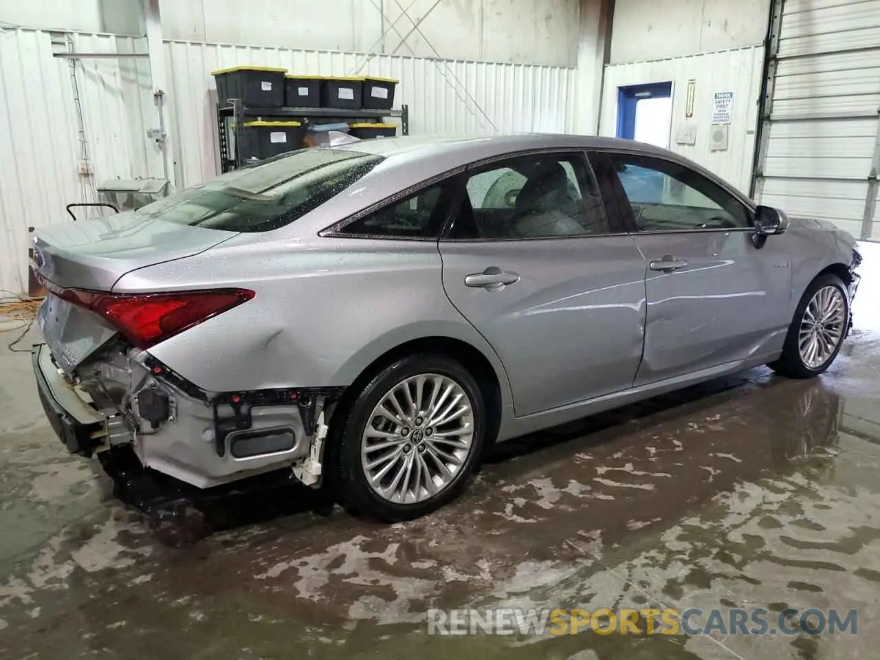 3 Photograph of a damaged car 4T1D21FB4LU017631 TOYOTA AVALON 2020