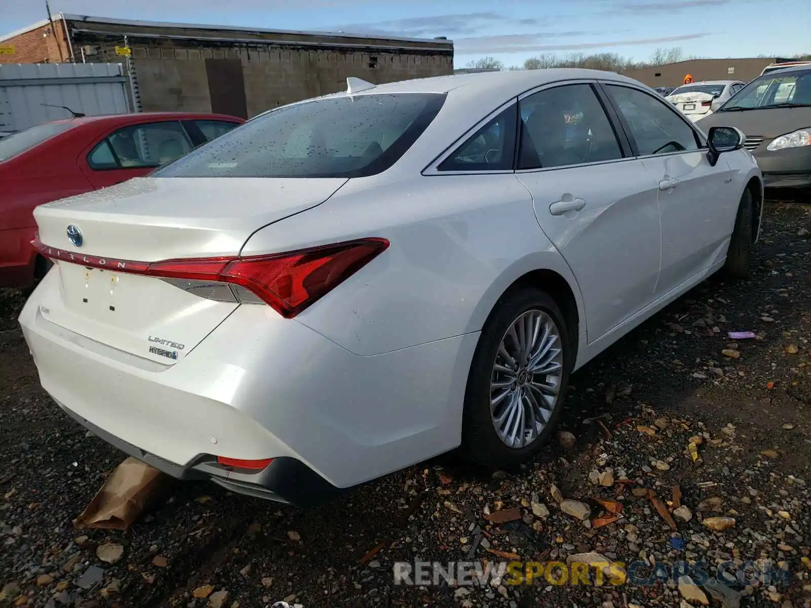 4 Photograph of a damaged car 4T1D21FB4LU018486 TOYOTA AVALON 2020