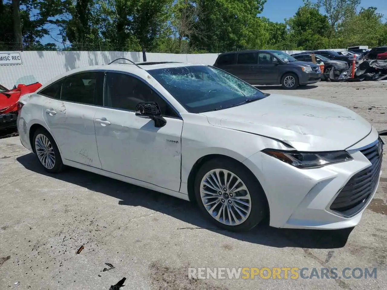 4 Photograph of a damaged car 4T1D21FB4LU019380 TOYOTA AVALON 2020