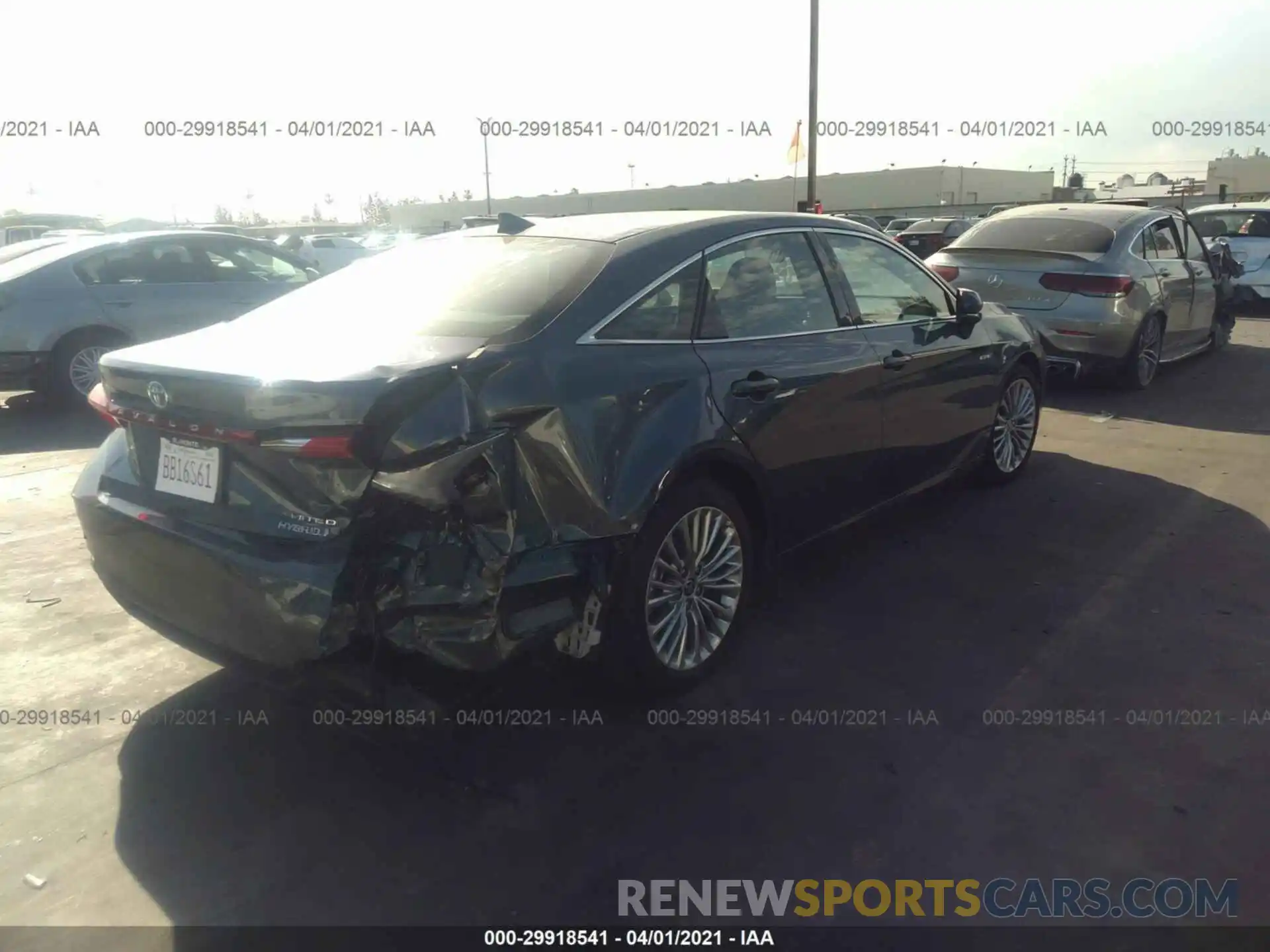 4 Photograph of a damaged car 4T1D21FB4LU019475 TOYOTA AVALON 2020