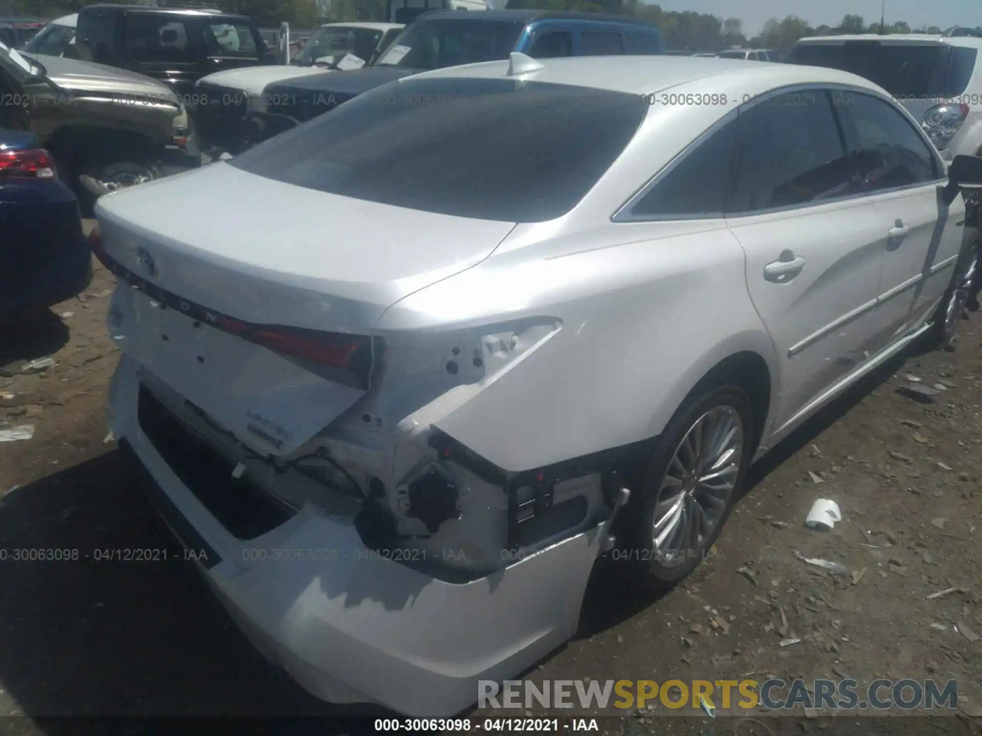 4 Photograph of a damaged car 4T1D21FB5LU019145 TOYOTA AVALON 2020