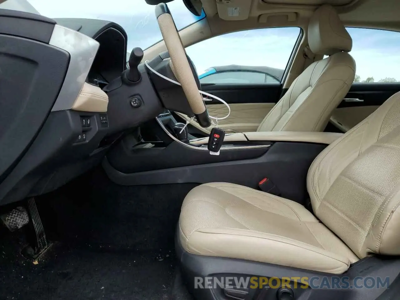 7 Photograph of a damaged car 4T1D21FB7LU012519 TOYOTA AVALON 2020