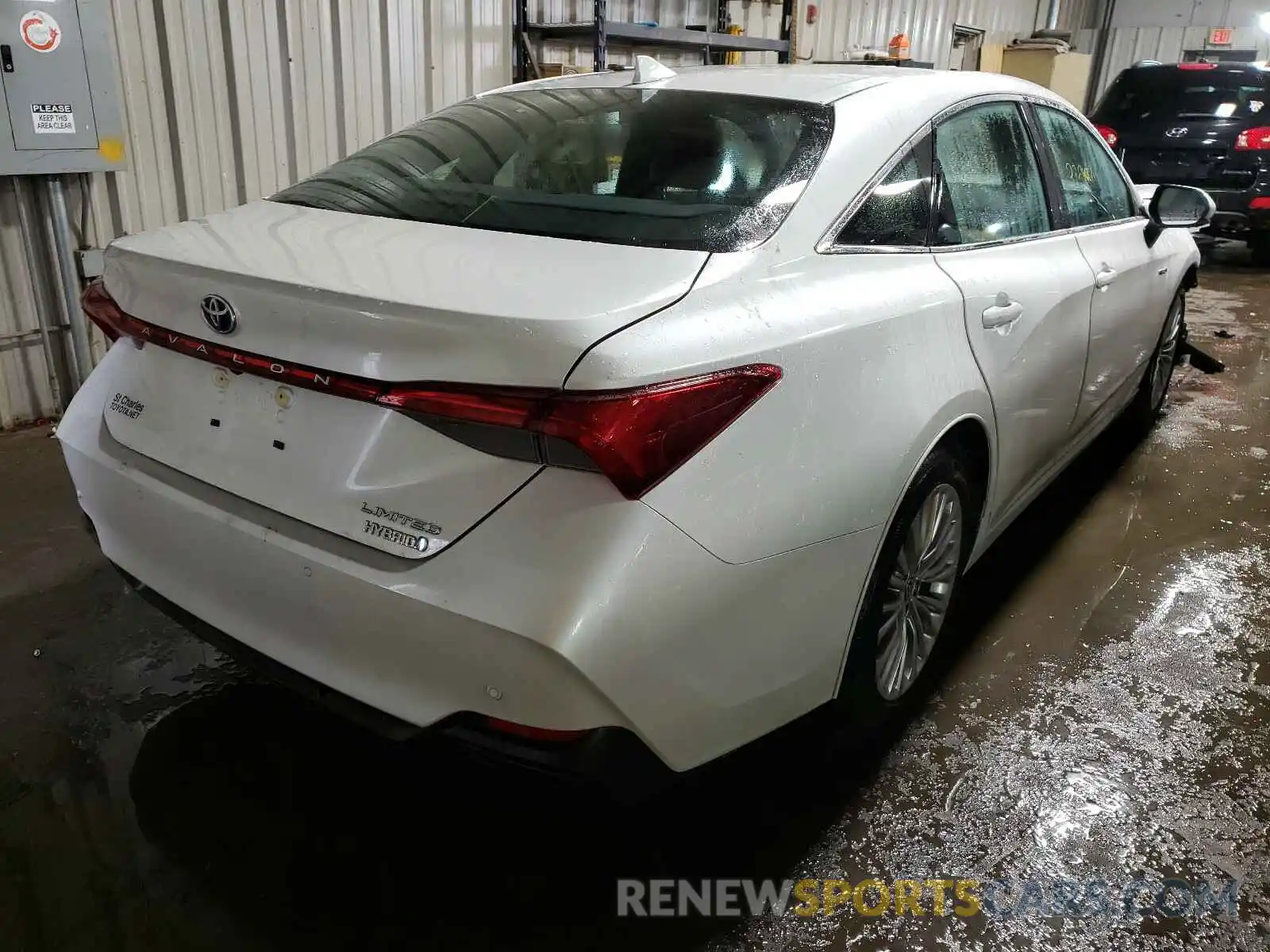 4 Photograph of a damaged car 4T1D21FB8LU017874 TOYOTA AVALON 2020