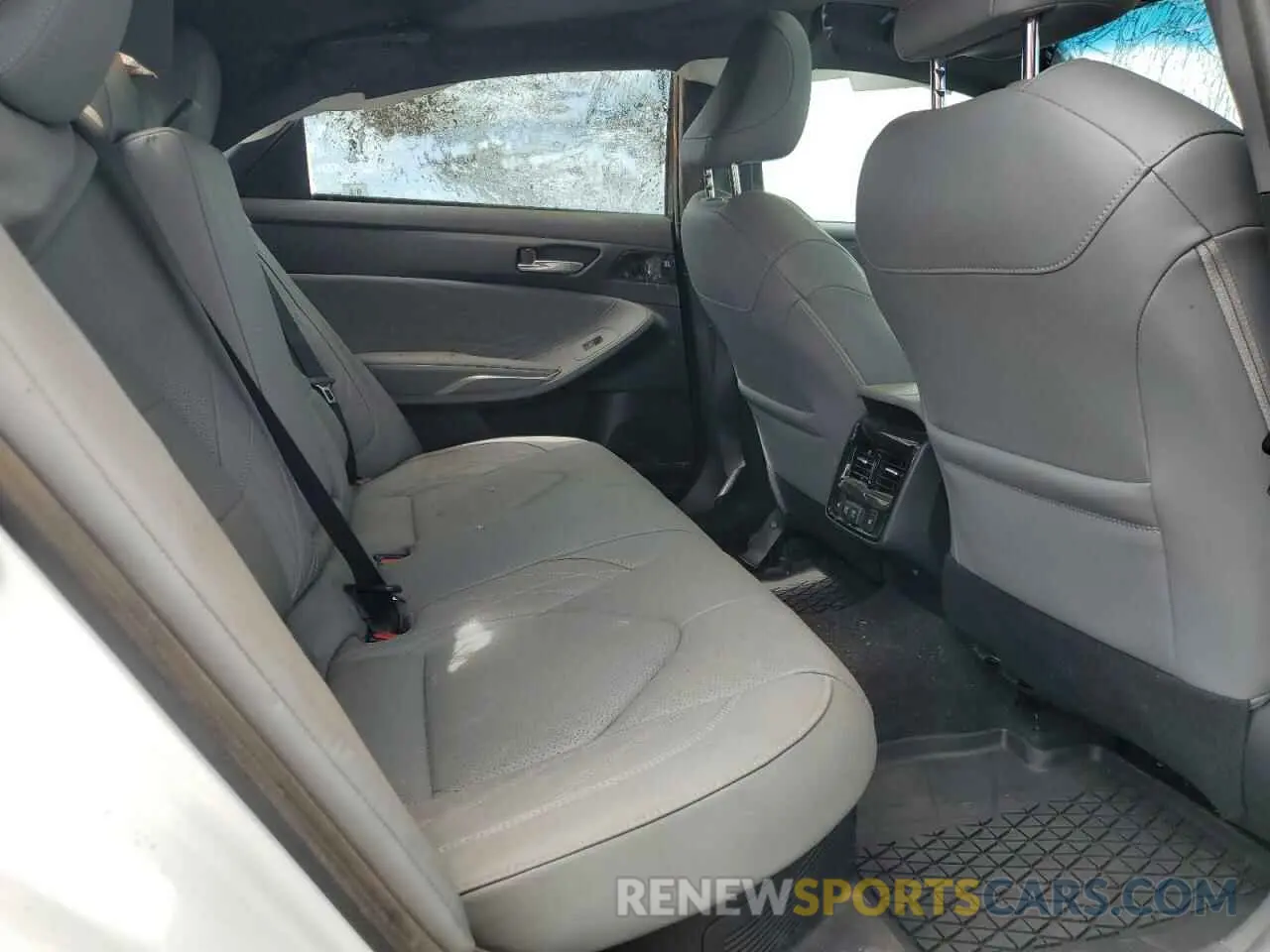 10 Photograph of a damaged car 4T1D21FB9LU019035 TOYOTA AVALON 2020