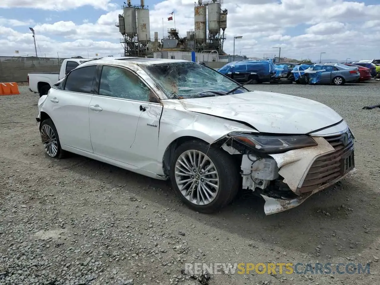 4 Photograph of a damaged car 4T1D21FB9LU019035 TOYOTA AVALON 2020