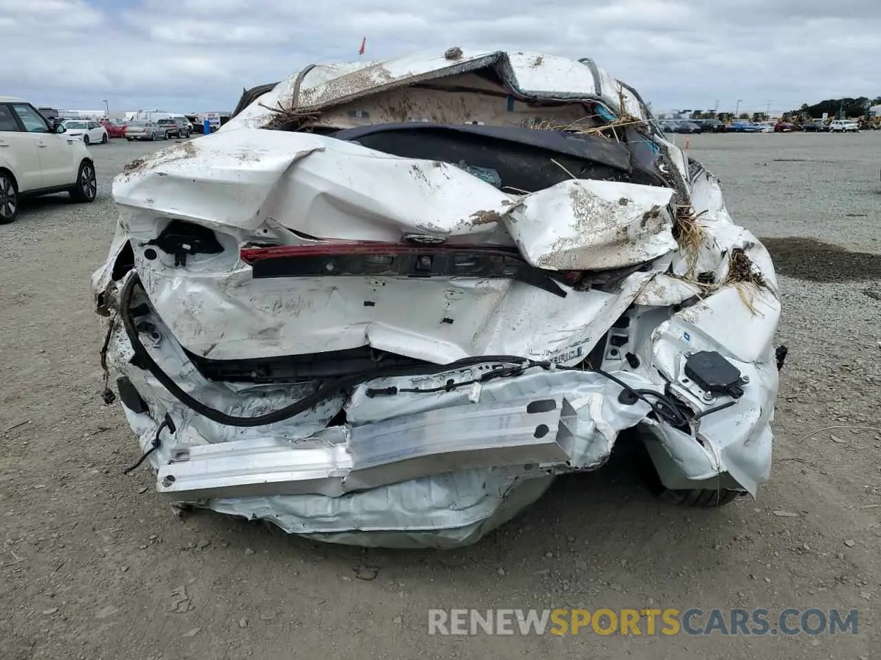 6 Photograph of a damaged car 4T1D21FB9LU019035 TOYOTA AVALON 2020