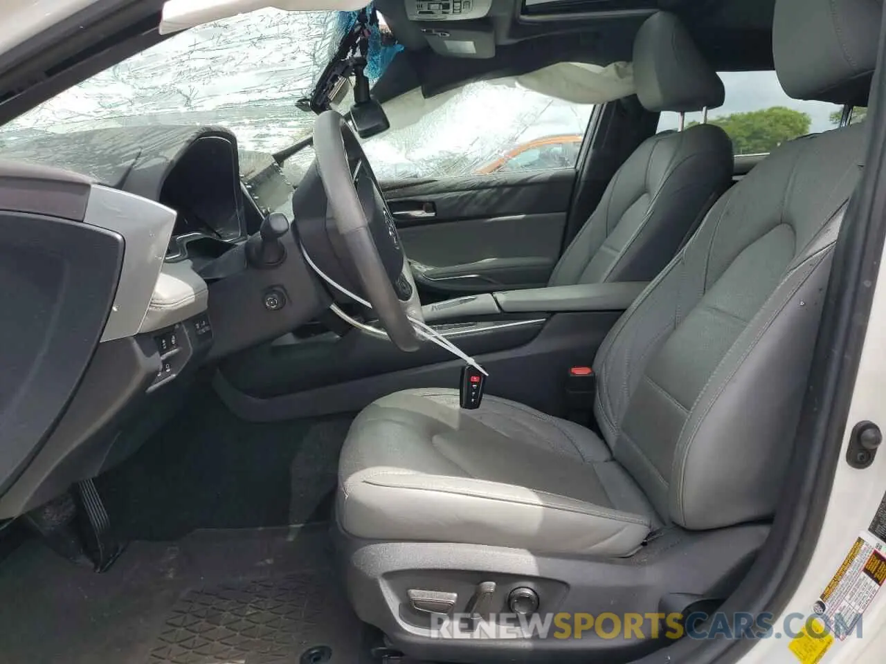 7 Photograph of a damaged car 4T1D21FB9LU019035 TOYOTA AVALON 2020