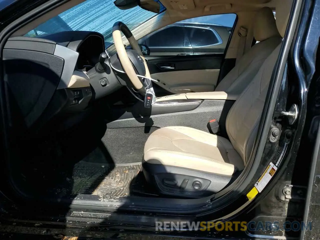 7 Photograph of a damaged car 4T1D21FBXLU018363 TOYOTA AVALON 2020