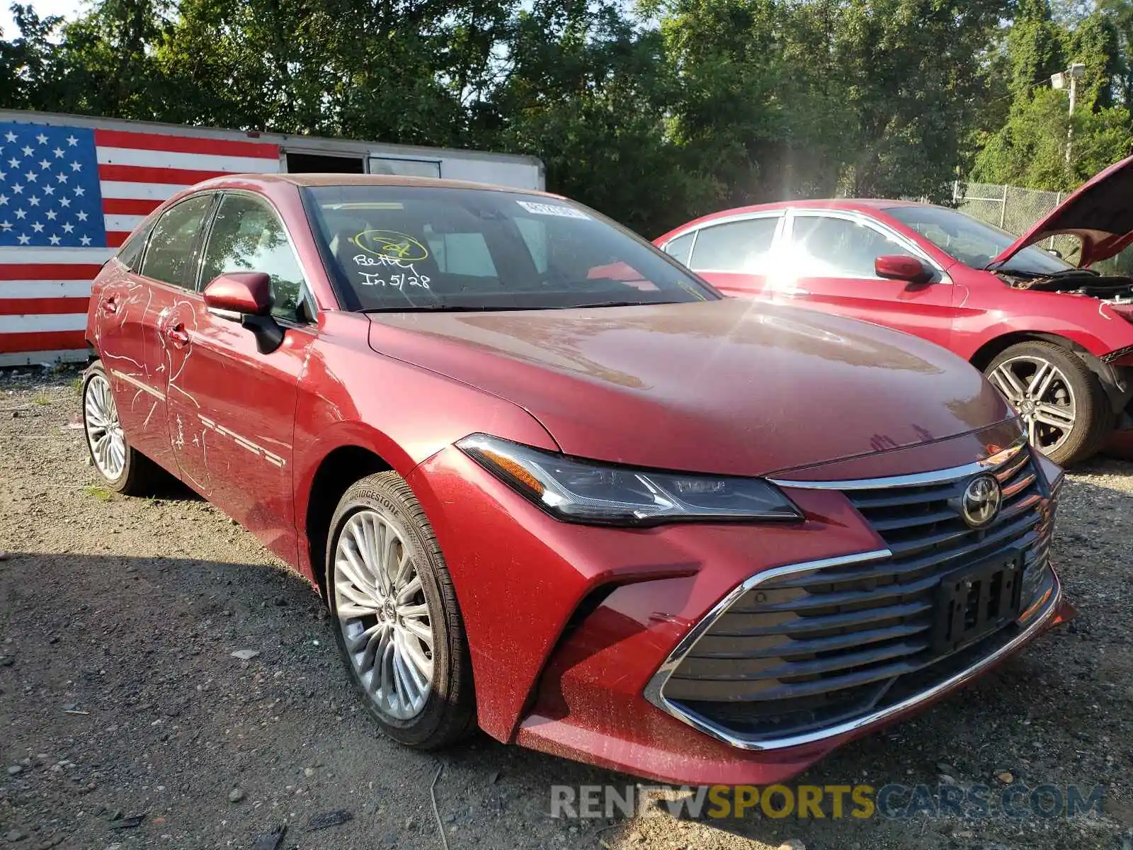 1 Photograph of a damaged car 4T1DZ1FB1LU043146 TOYOTA AVALON 2020