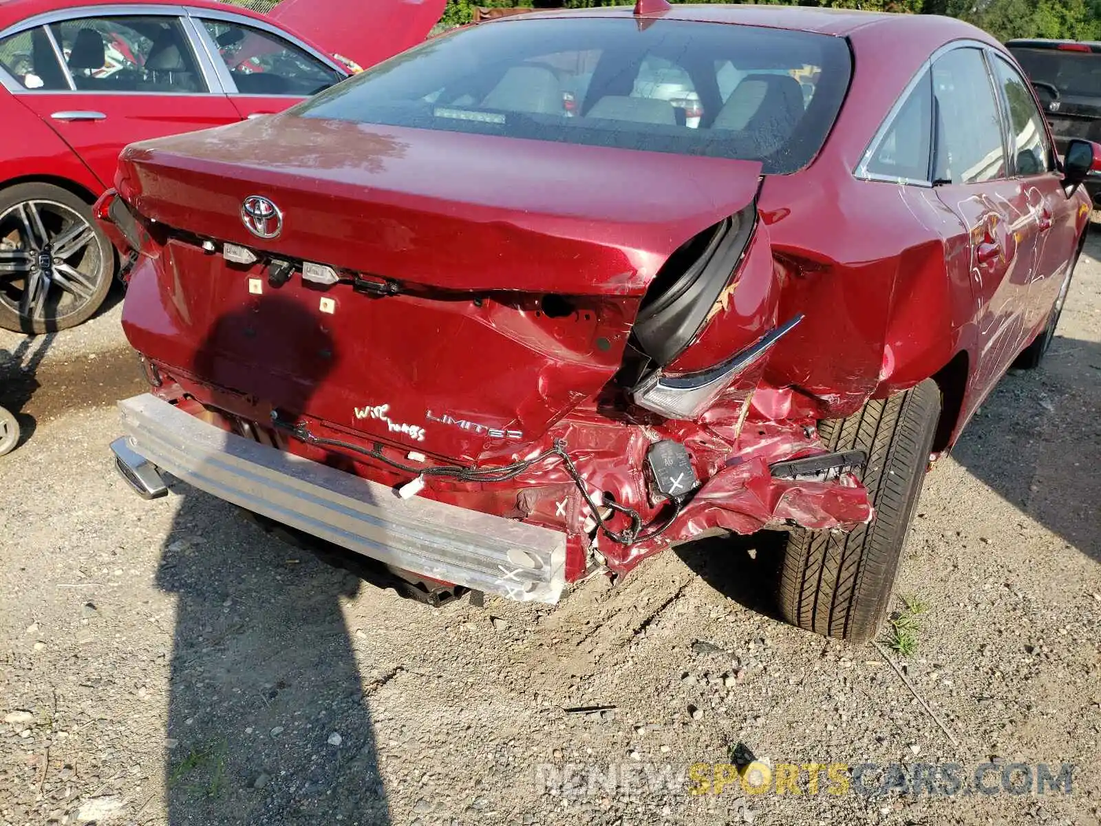 9 Photograph of a damaged car 4T1DZ1FB1LU043146 TOYOTA AVALON 2020