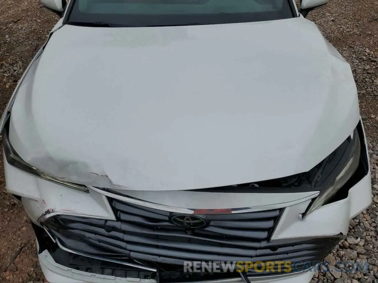 11 Photograph of a damaged car 4T1DZ1FB4LU045280 TOYOTA AVALON 2020