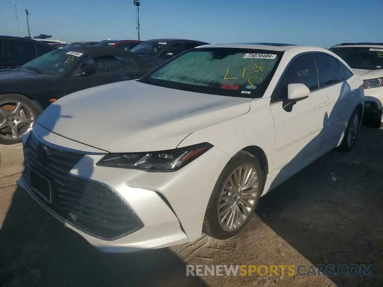 1 Photograph of a damaged car 4T1DZ1FB6LU045782 TOYOTA AVALON 2020