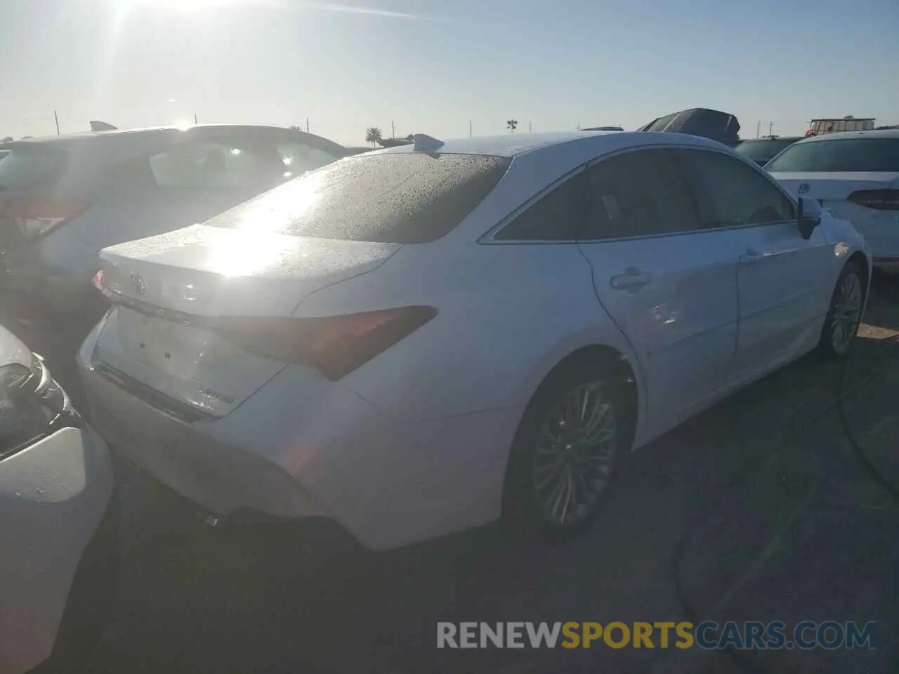 3 Photograph of a damaged car 4T1DZ1FB6LU045782 TOYOTA AVALON 2020