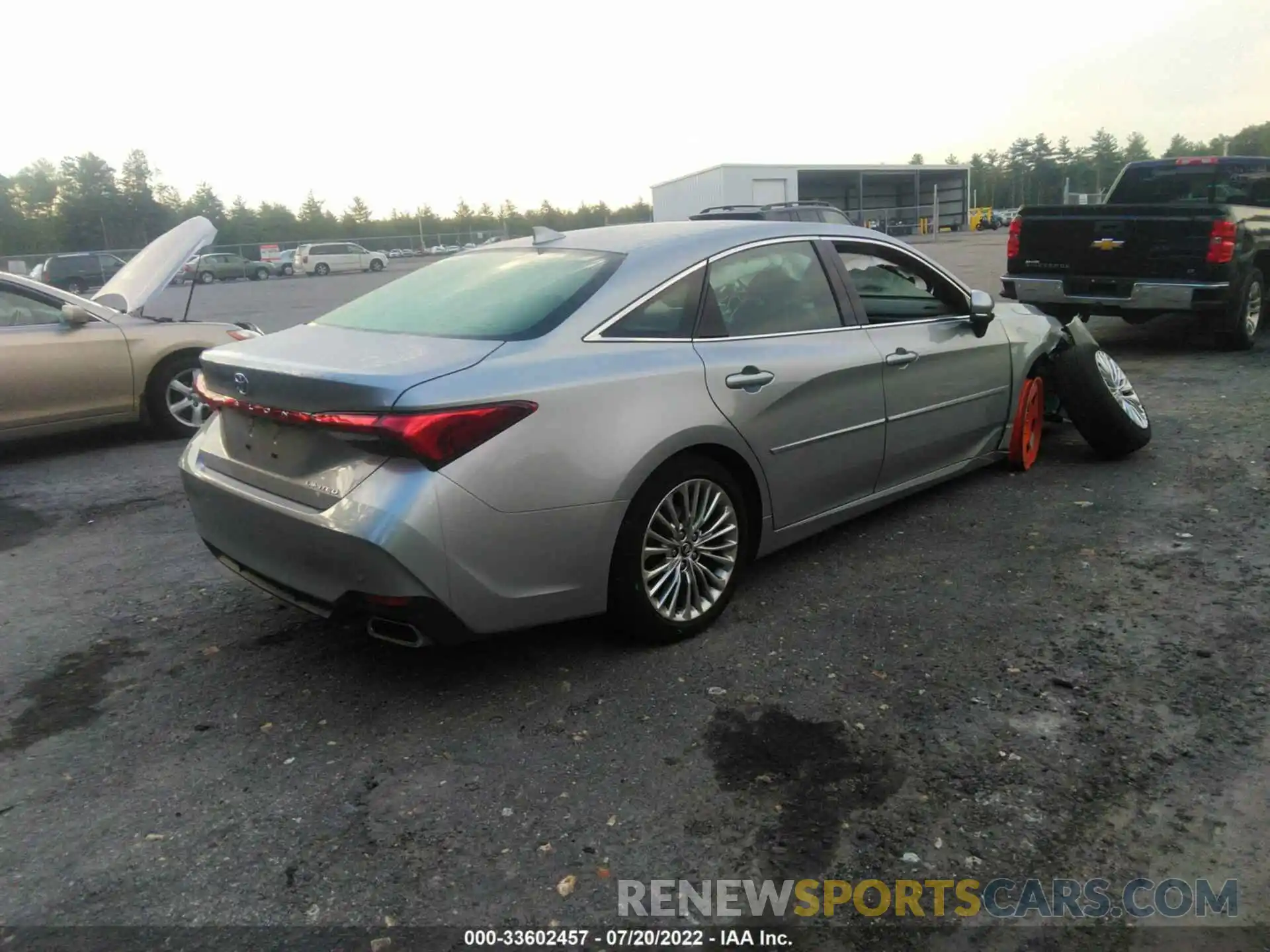 4 Photograph of a damaged car 4T1DZ1FB8LU044939 TOYOTA AVALON 2020