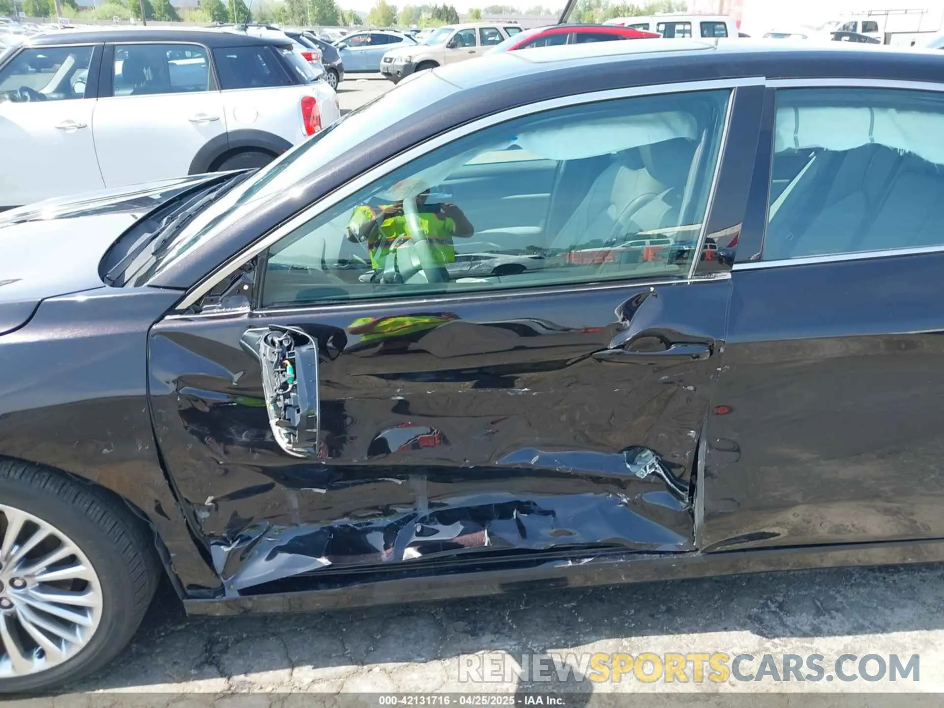 17 Photograph of a damaged car 4T1DZ1FB8LU054273 TOYOTA AVALON 2020