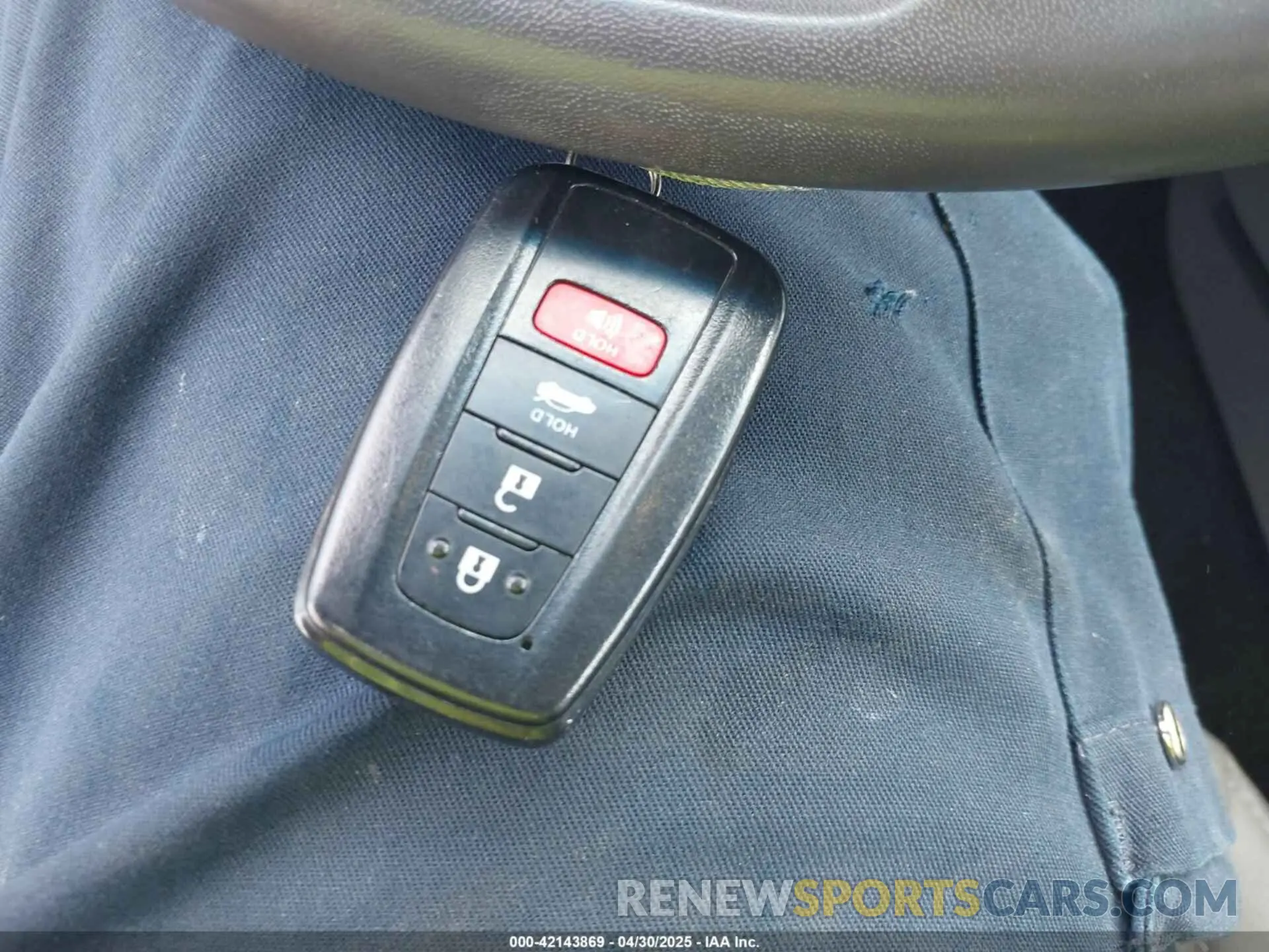 11 Photograph of a damaged car 4T1DZ1FB9LU053598 TOYOTA AVALON 2020