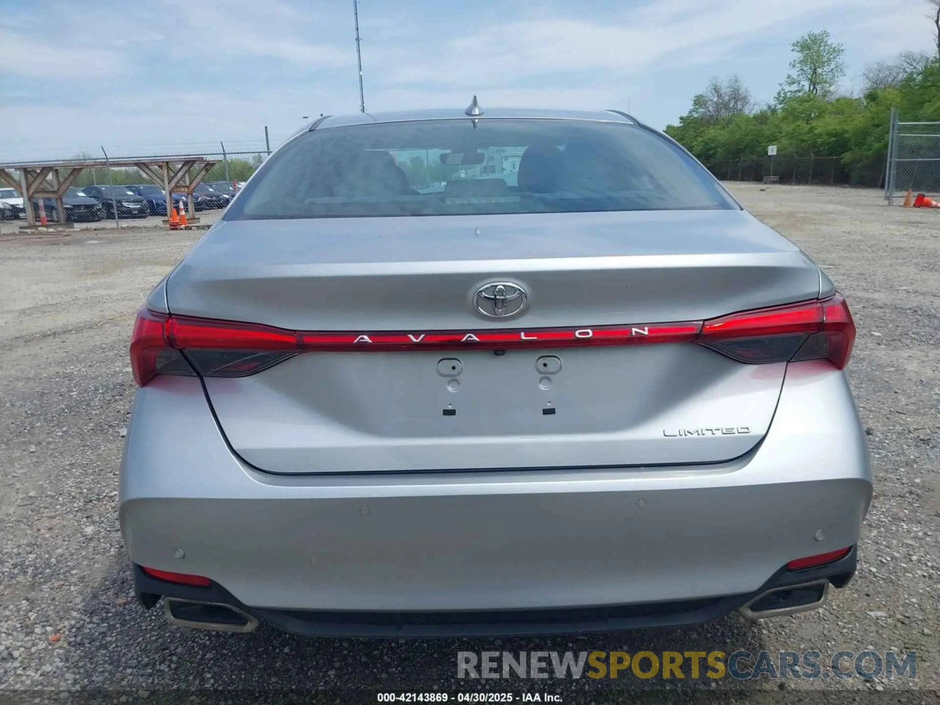 17 Photograph of a damaged car 4T1DZ1FB9LU053598 TOYOTA AVALON 2020