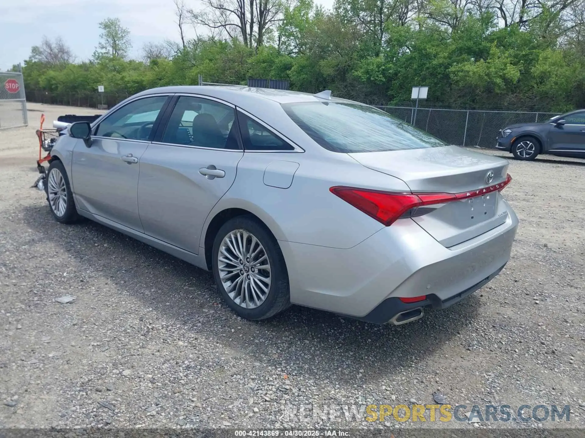3 Photograph of a damaged car 4T1DZ1FB9LU053598 TOYOTA AVALON 2020