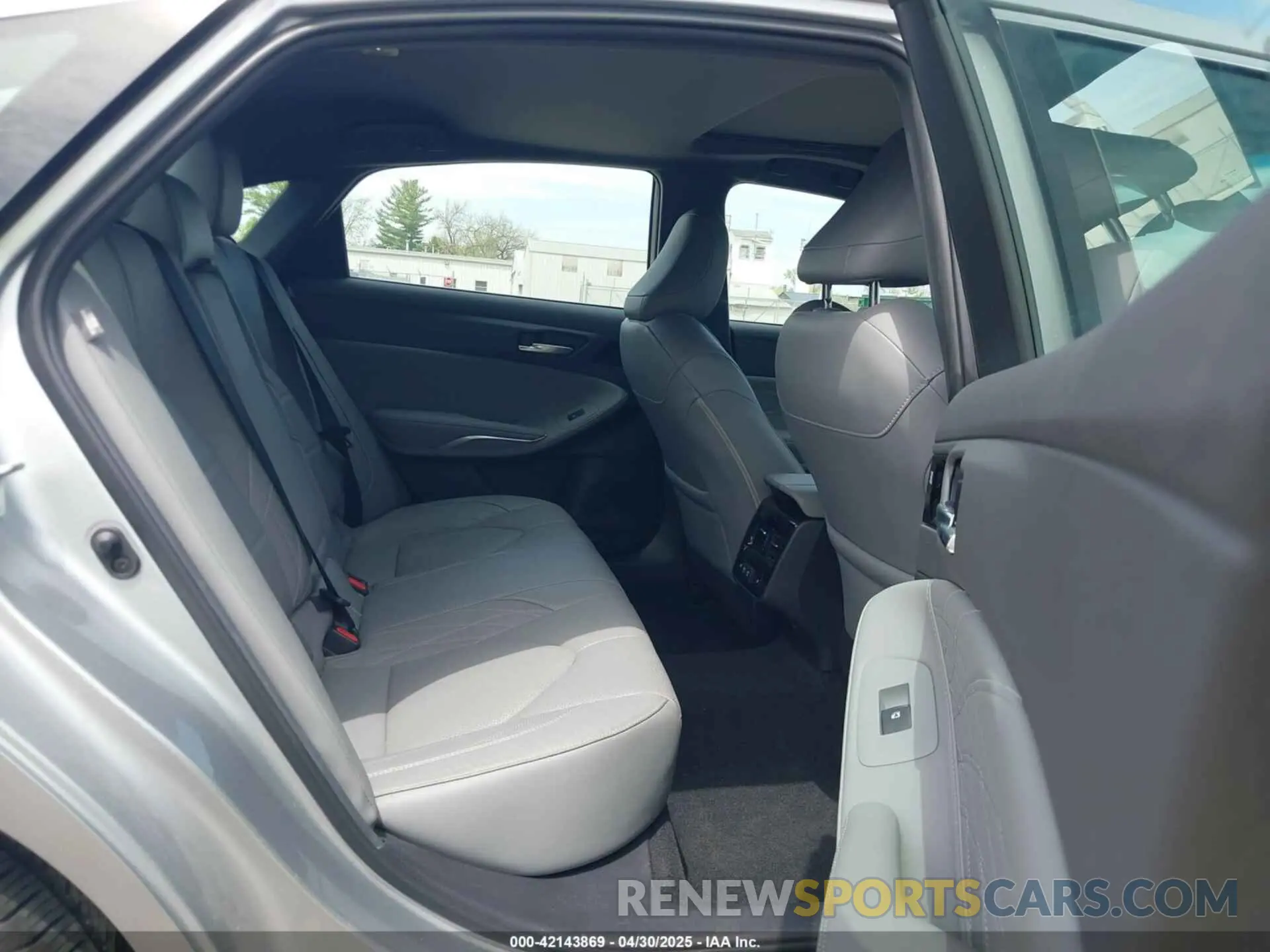 8 Photograph of a damaged car 4T1DZ1FB9LU053598 TOYOTA AVALON 2020