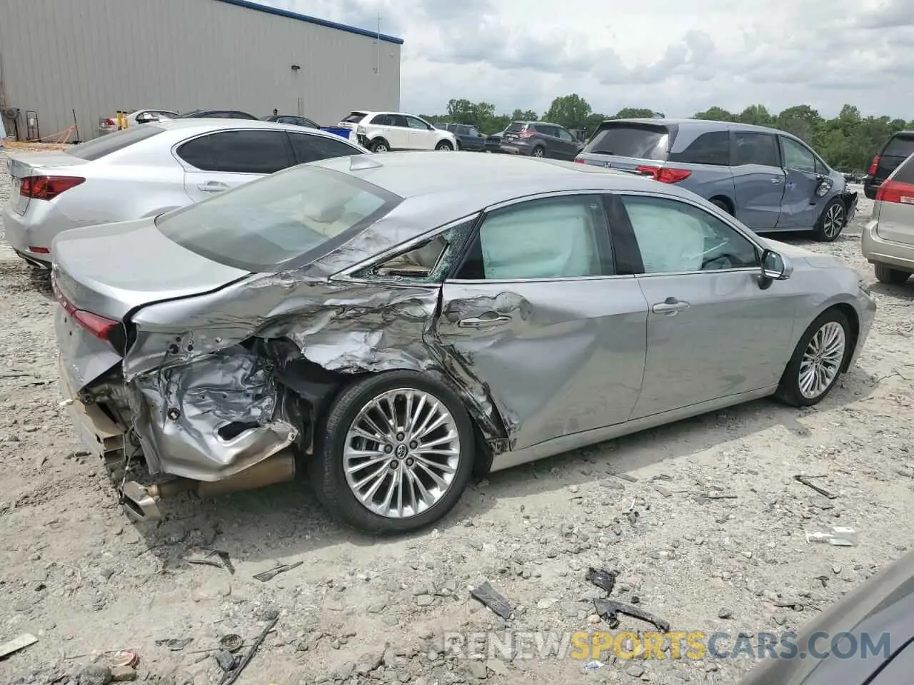 3 Photograph of a damaged car 4T1DZ1FBXLU043226 TOYOTA AVALON 2020