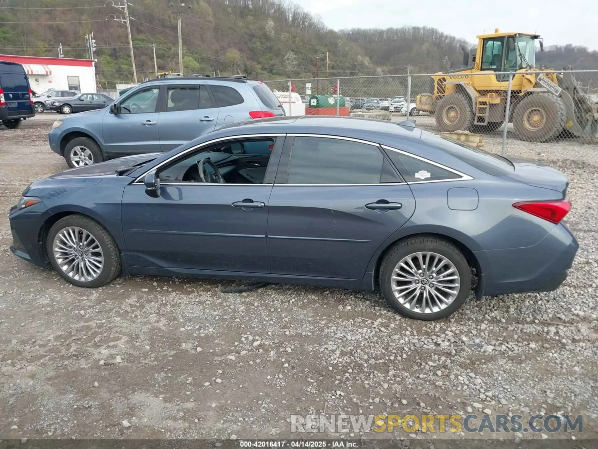 14 Photograph of a damaged car 4T1DZ1FBXLU049687 TOYOTA AVALON 2020