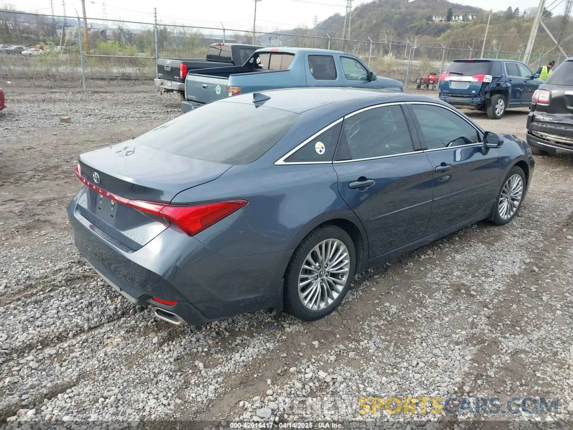 4 Photograph of a damaged car 4T1DZ1FBXLU049687 TOYOTA AVALON 2020