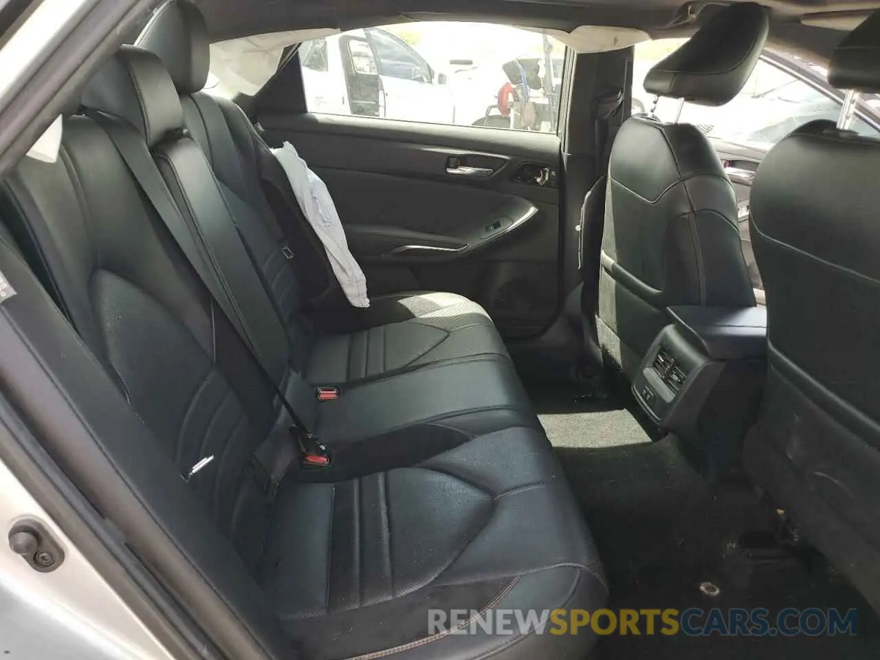 10 Photograph of a damaged car 4T1E21FB3LU014885 TOYOTA AVALON 2020