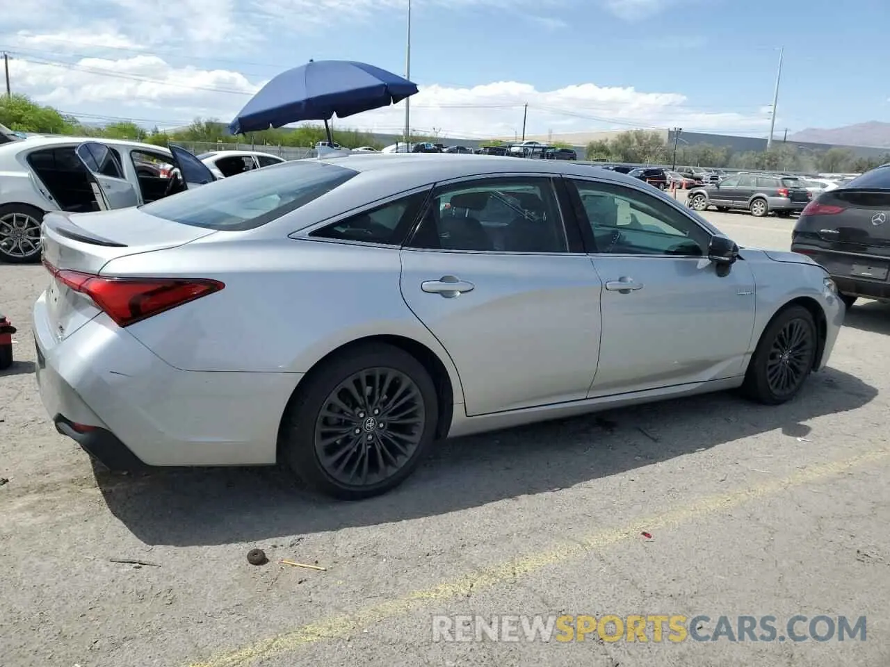 3 Photograph of a damaged car 4T1E21FB3LU014885 TOYOTA AVALON 2020