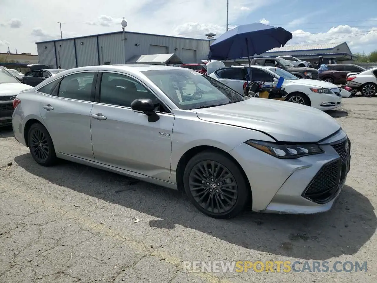 4 Photograph of a damaged car 4T1E21FB3LU014885 TOYOTA AVALON 2020