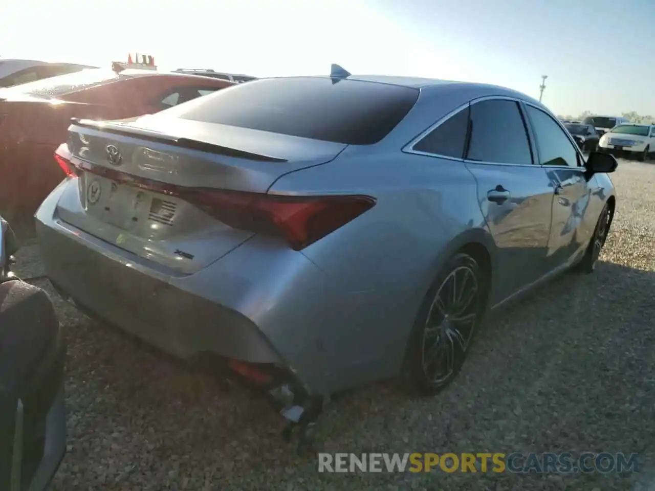 4 Photograph of a damaged car 4T1EZ1FB2LU045167 TOYOTA AVALON 2020