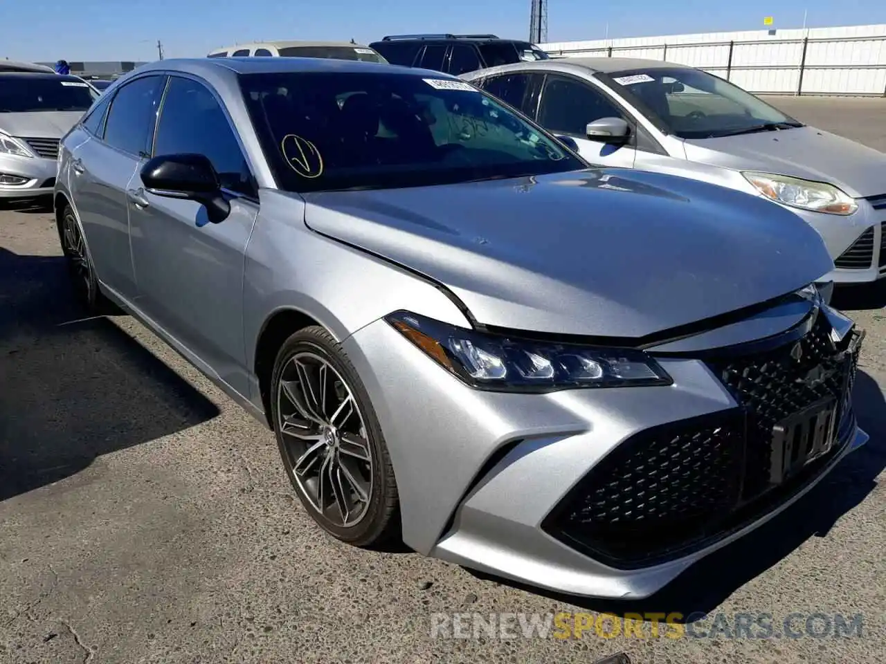 1 Photograph of a damaged car 4T1EZ1FB7LU047612 TOYOTA AVALON 2020