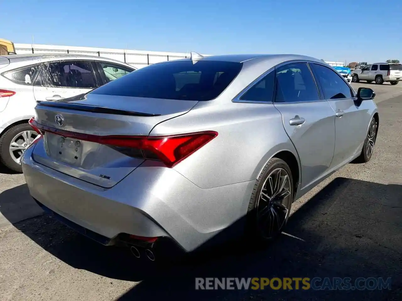 4 Photograph of a damaged car 4T1EZ1FB7LU047612 TOYOTA AVALON 2020