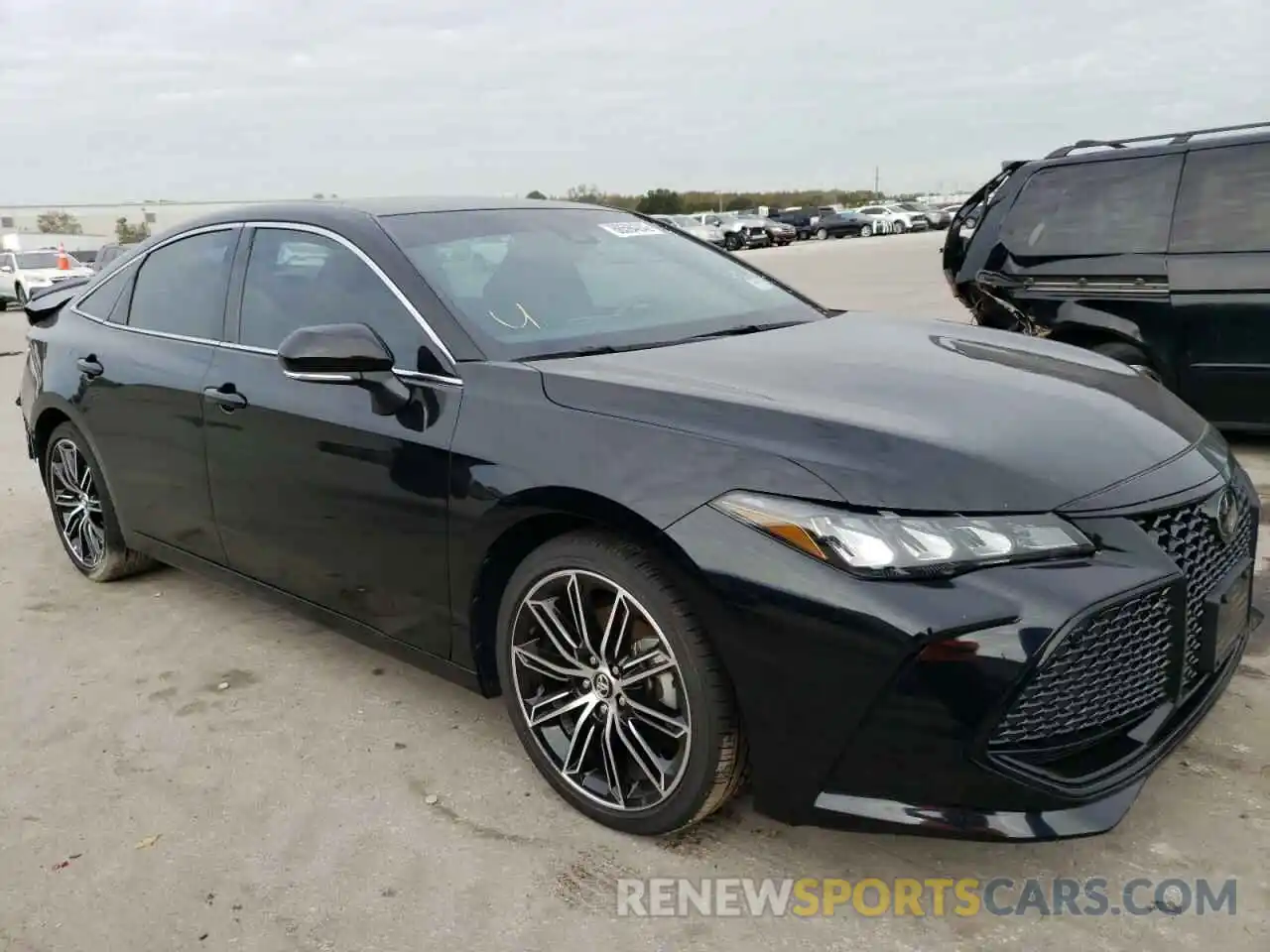 4 Photograph of a damaged car 4T1EZ1FB8LU046047 TOYOTA AVALON 2020