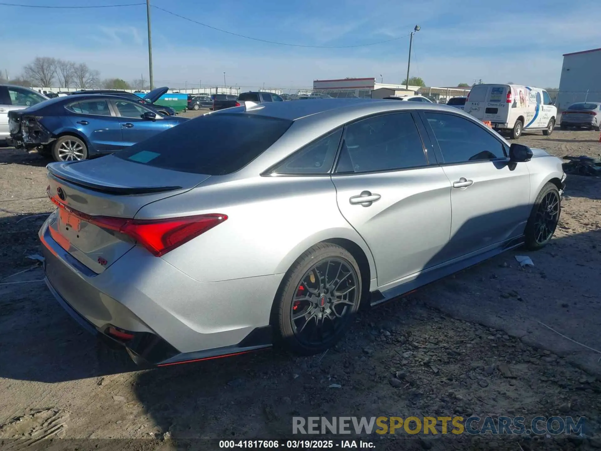 4 Photograph of a damaged car 4T1FZ1FB0LU048279 TOYOTA AVALON 2020
