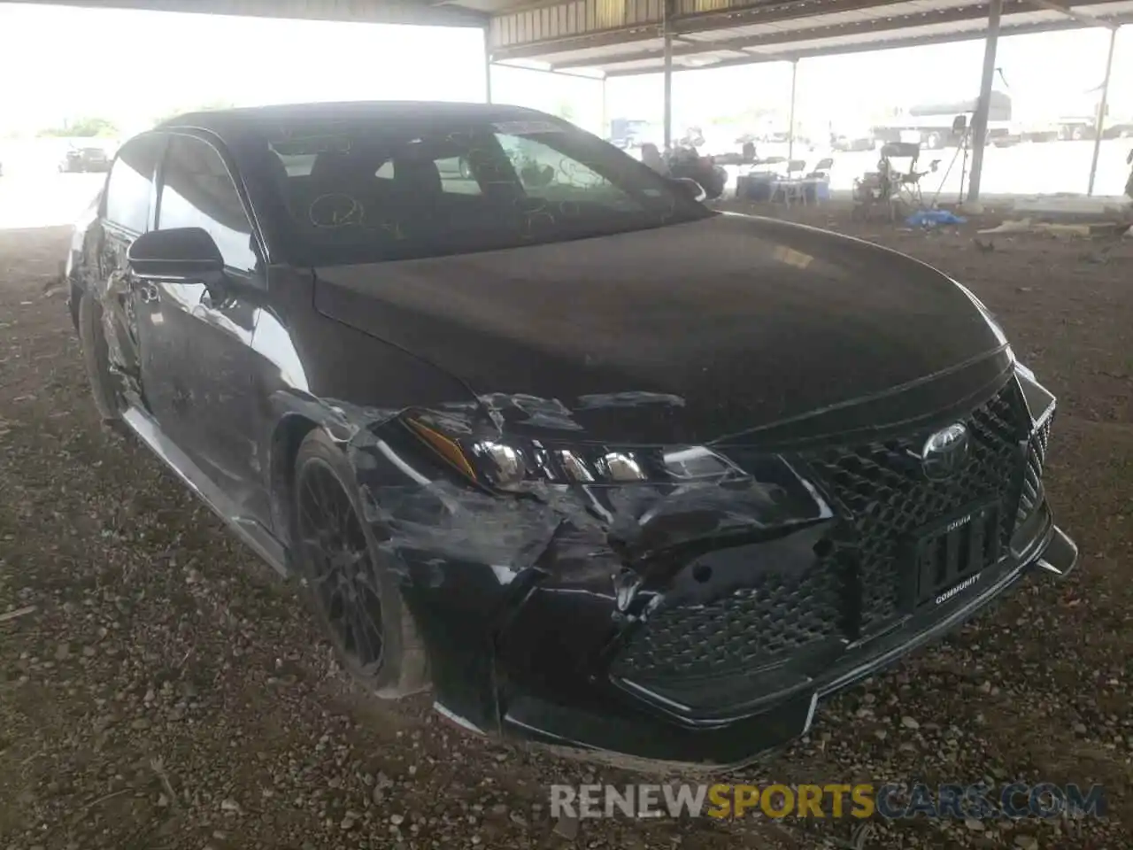 1 Photograph of a damaged car 4T1FZ1FB5LU038928 TOYOTA AVALON 2020