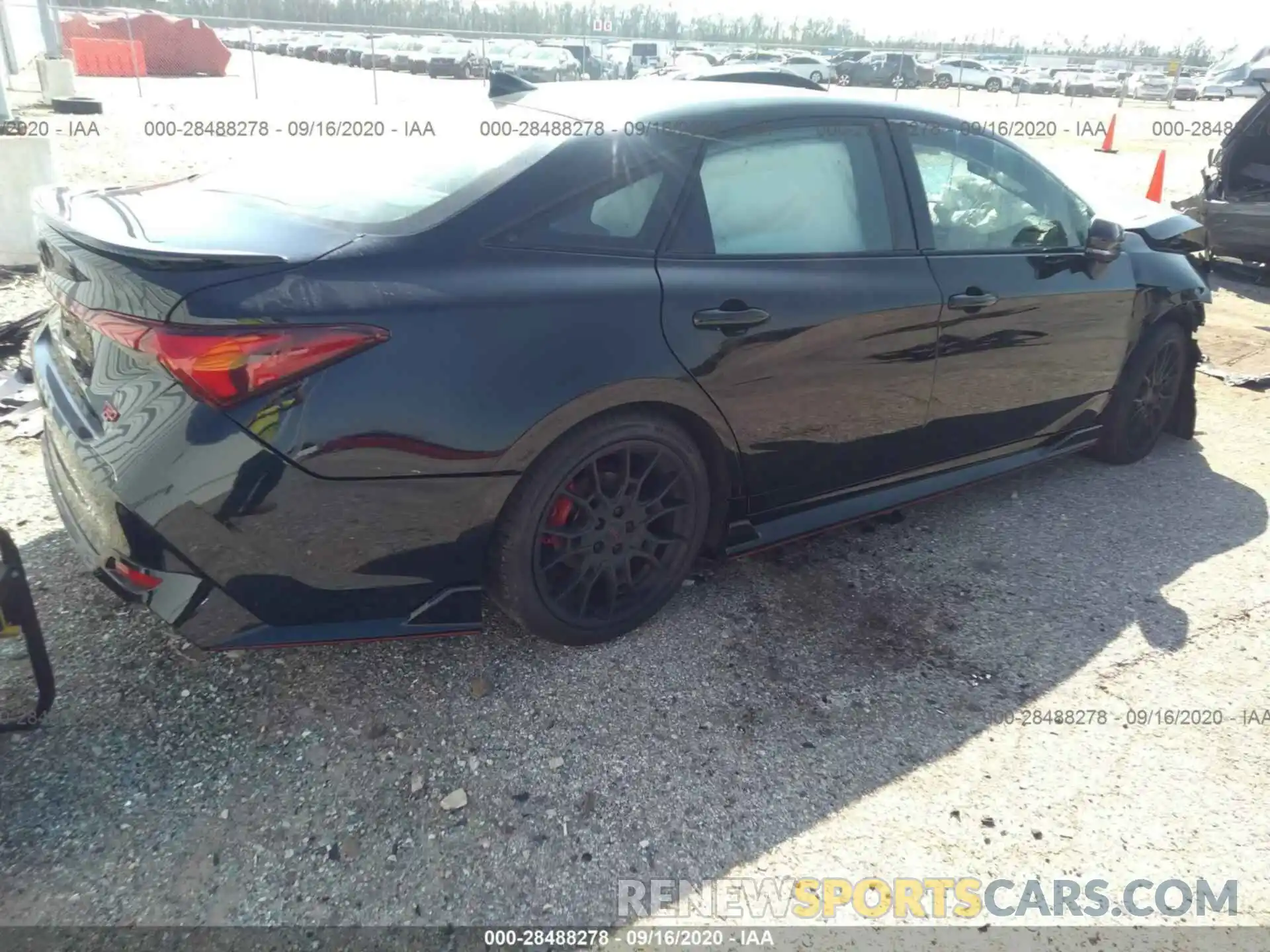 4 Photograph of a damaged car 4T1FZ1FB5LU047919 TOYOTA AVALON 2020