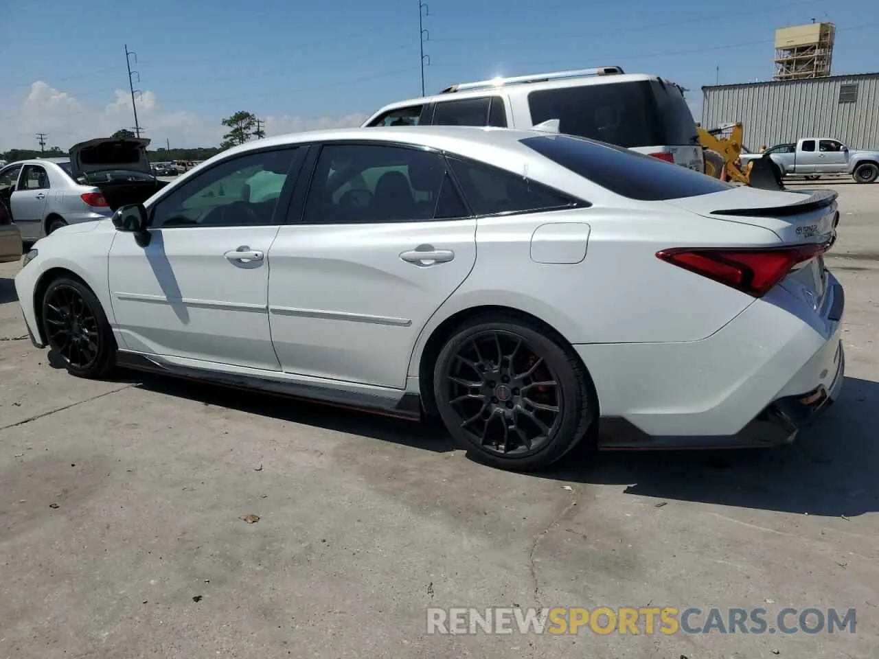 2 Photograph of a damaged car 4T1FZ1FB6LU041580 TOYOTA AVALON 2020