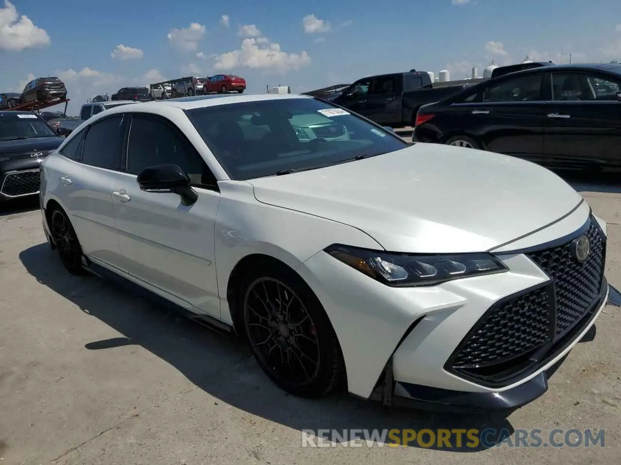 4 Photograph of a damaged car 4T1FZ1FB6LU041580 TOYOTA AVALON 2020